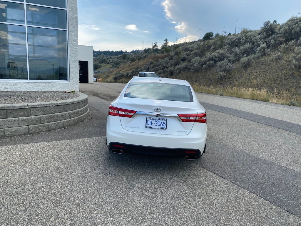 2015 Toyota Avalon in Kamloops, British Columbia - 4 - w1024h768px