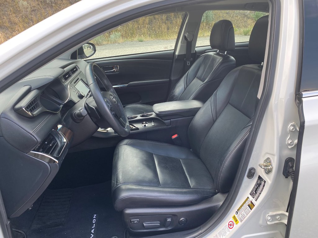 2015 Toyota Avalon in Kamloops, British Columbia - 13 - w1024h768px