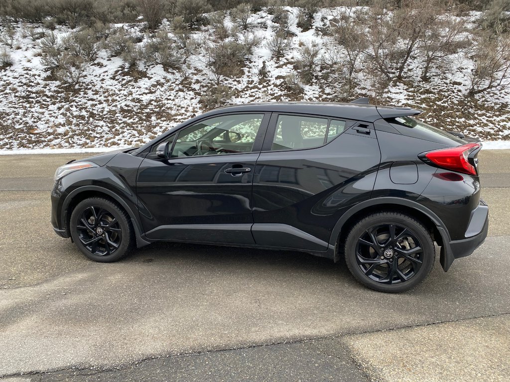 2021 Toyota C-HR XLE in Kamloops, British Columbia - 6 - w1024h768px