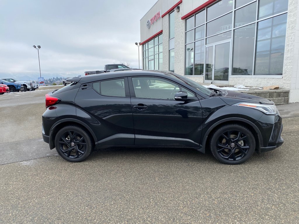 2021 Toyota C-HR XLE in Kamloops, British Columbia - 2 - w1024h768px