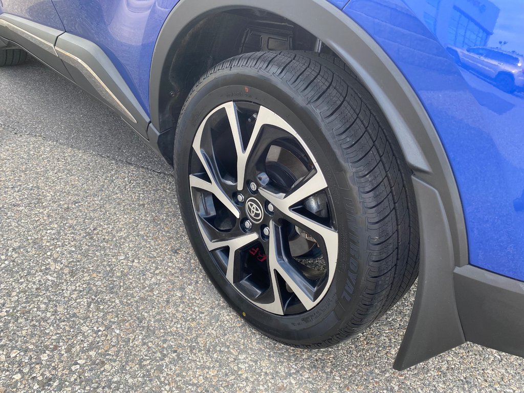2022 Toyota C-HR in Kamloops, British Columbia - 8 - w1024h768px