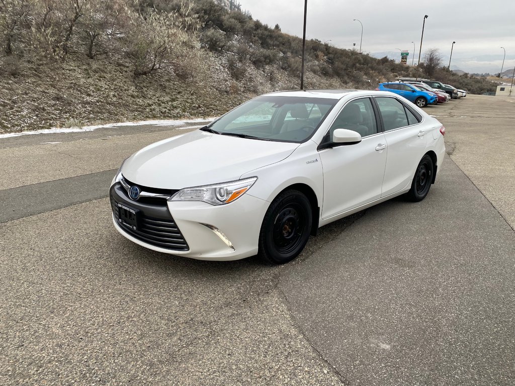 2017 Toyota Camry Hybrid XLE in Kamloops, British Columbia - 7 - w1024h768px