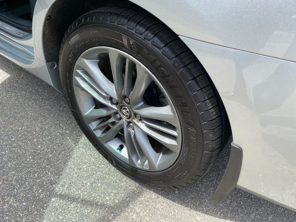 2015 Toyota Camry Se in Kamloops, British Columbia - 9 - w1024h768px