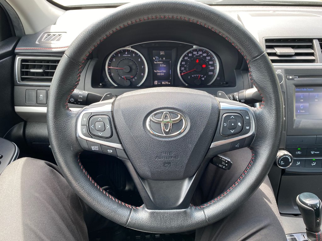 2015 Toyota Camry Se in Kamloops, British Columbia - 13 - w1024h768px