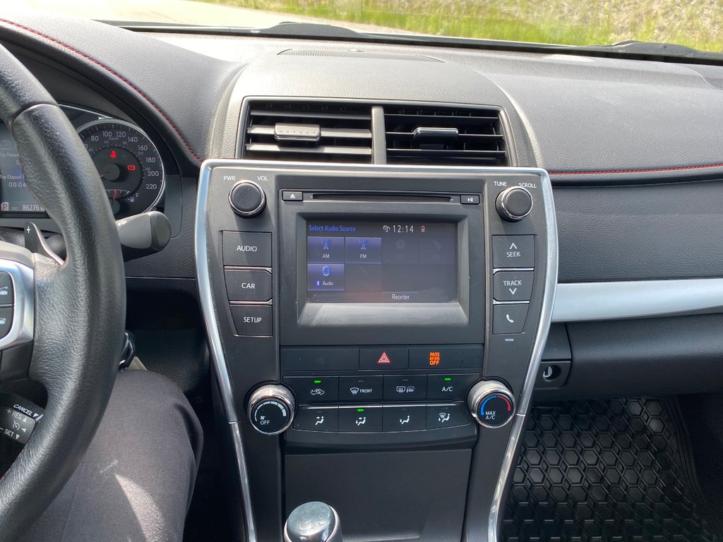 2015 Toyota Camry Se in Kamloops, British Columbia - 14 - w1024h768px