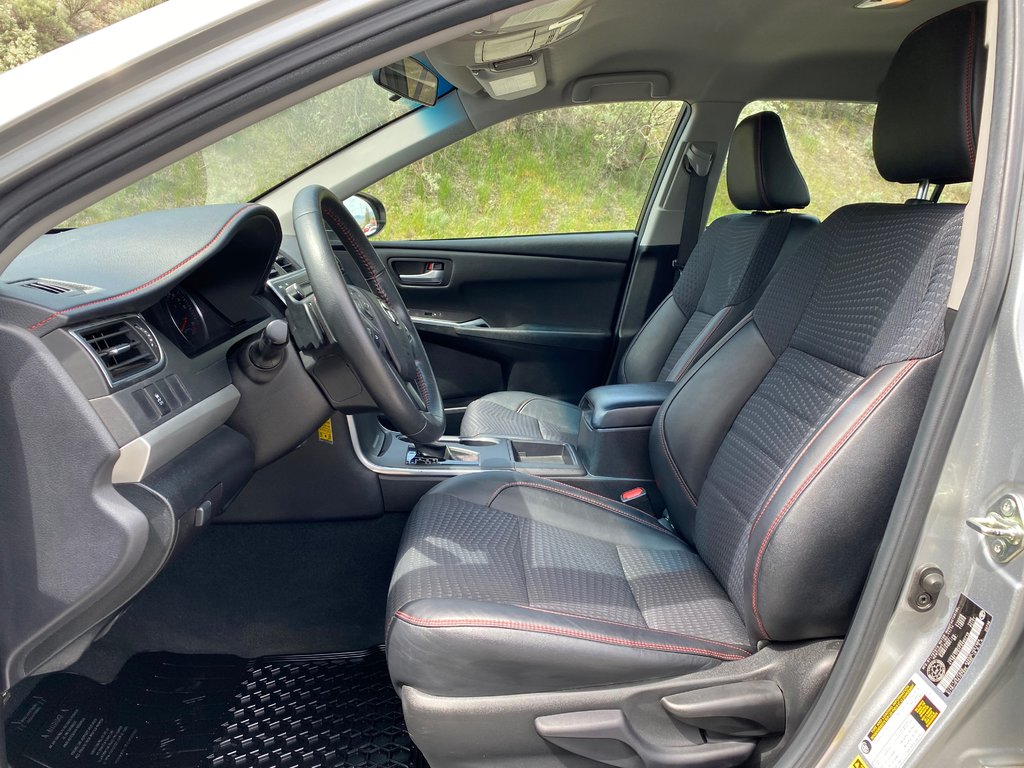 2015 Toyota Camry Se in Kamloops, British Columbia - 12 - w1024h768px