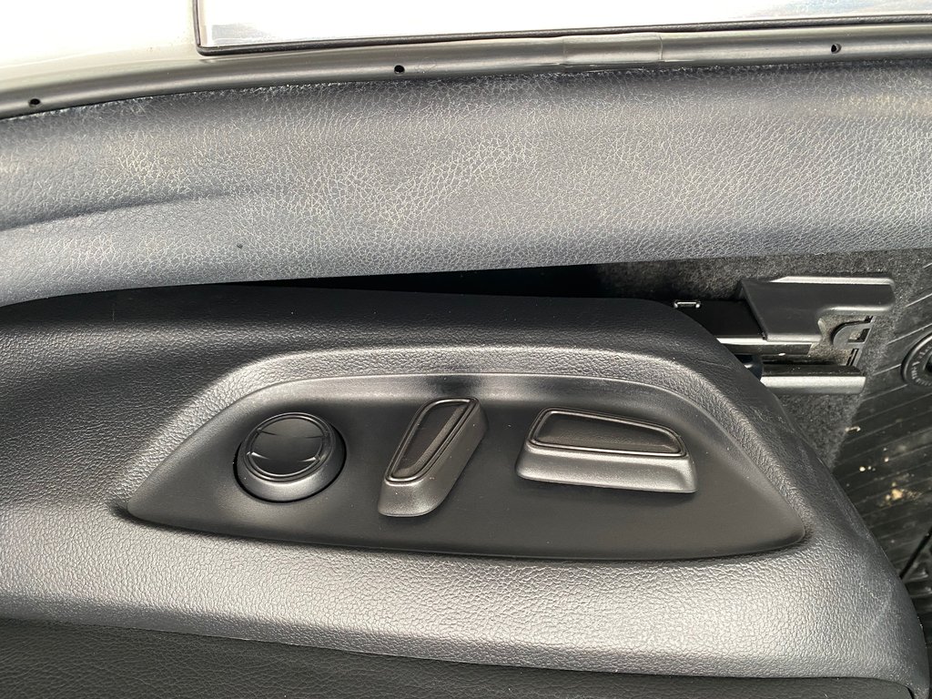 2024 Toyota Camry SE in Kamloops, British Columbia - 2 - w1024h768px