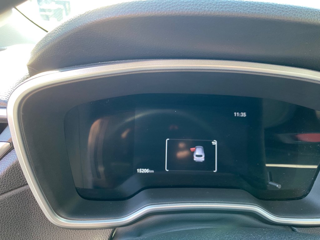 2023 Toyota COROLLA CROSS XLE in Kamloops, British Columbia - 2 - w1024h768px