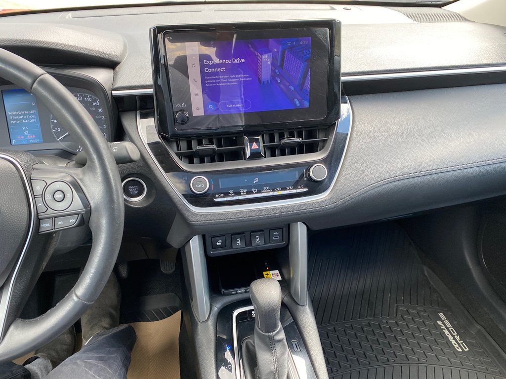 2023 Toyota Corolla Cross LE Premium in Kamloops, British Columbia - 14 - w1024h768px