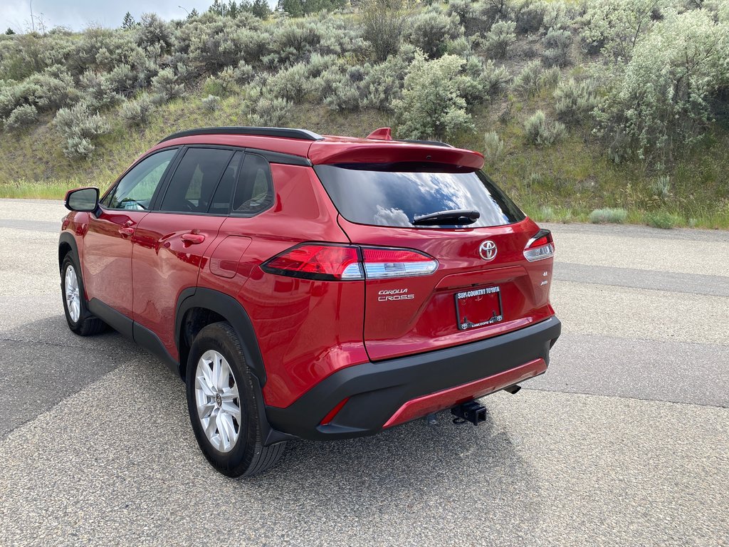 2023 Toyota Corolla Cross LE Premium in Kamloops, British Columbia - 5 - w1024h768px