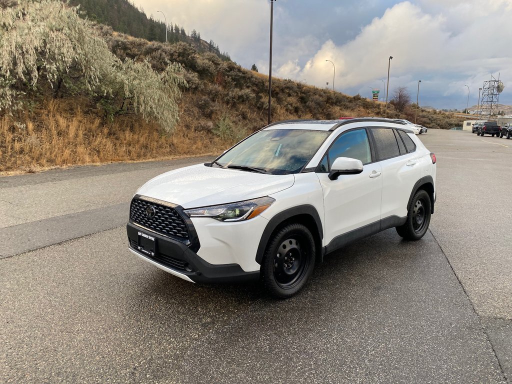 2024 Toyota Corolla Cross LE Premium in Kamloops, British Columbia - 7 - w1024h768px