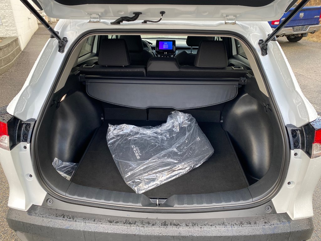 2024 Toyota Corolla Cross LE Premium in Kamloops, British Columbia - 10 - w1024h768px