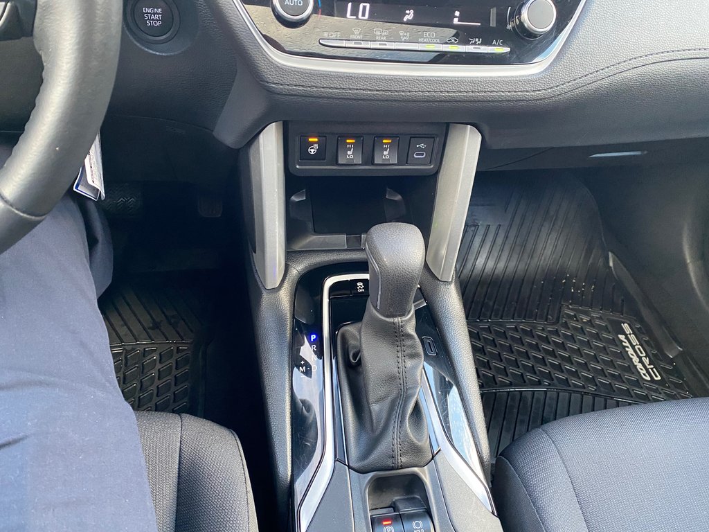 2024 Toyota Corolla Cross LE Premium in Kamloops, British Columbia - 17 - w1024h768px