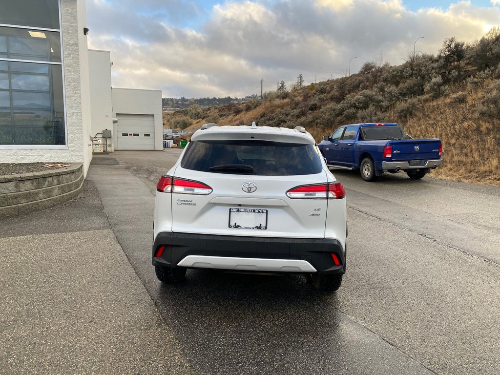 2024 Toyota Corolla Cross LE Premium in Kamloops, British Columbia - 4 - w1024h768px