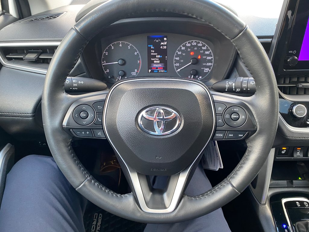 2024 Toyota Corolla Cross LE Premium in Kamloops, British Columbia - 15 - w1024h768px