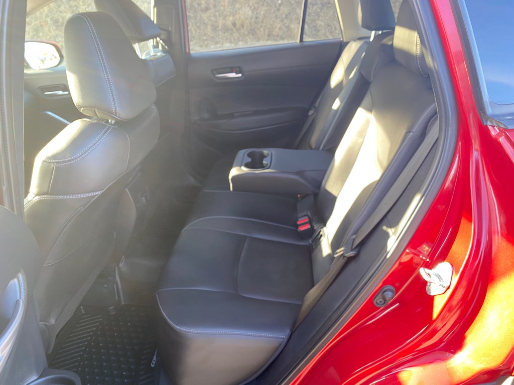 2024 Toyota Corolla Cross XLE in Kamloops, British Columbia - 7 - w1024h768px