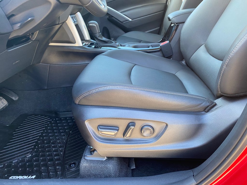 2024 Toyota Corolla Cross XLE in Kamloops, British Columbia - 9 - w1024h768px