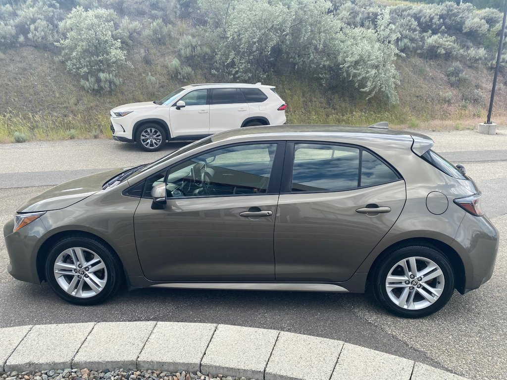 2019 Toyota Corolla Hatchback SE in Kamloops, British Columbia - 6 - w1024h768px