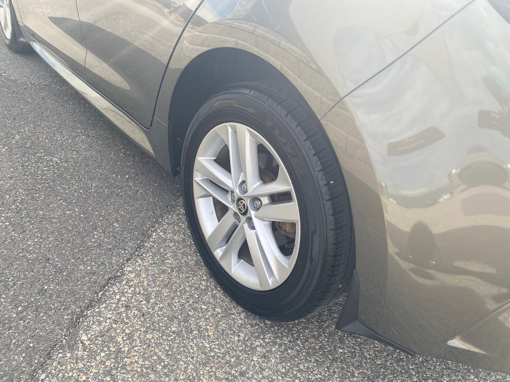 2019 Toyota Corolla Hatchback SE in Kamloops, British Columbia - 9 - w1024h768px
