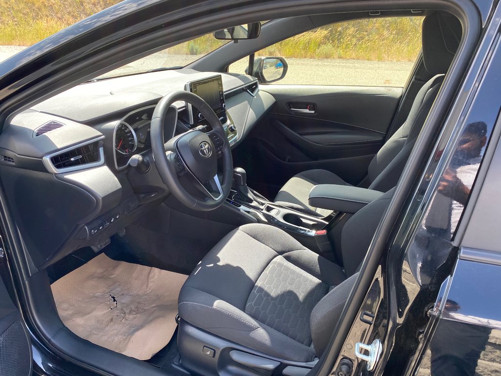 2020 Toyota Corolla Hatchback SE in Kamloops, British Columbia - 8 - w1024h768px