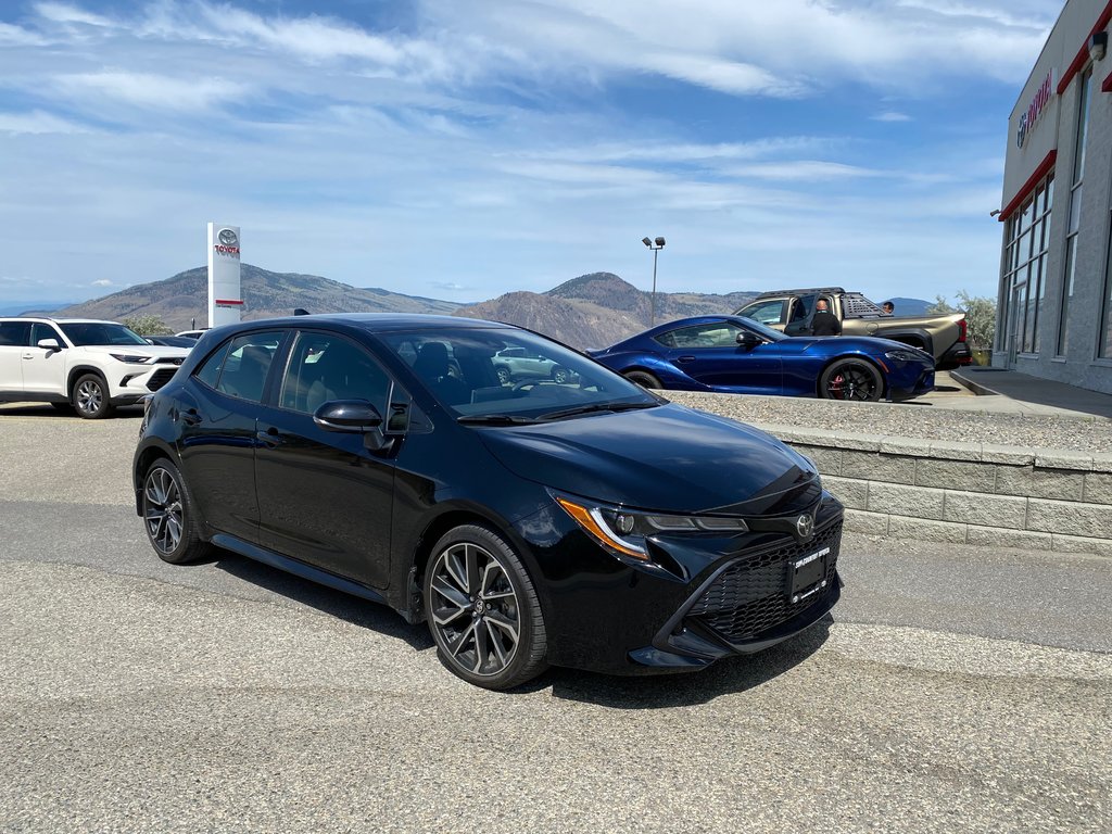 2020 Toyota Corolla Hatchback SE in Kamloops, British Columbia - 1 - w1024h768px