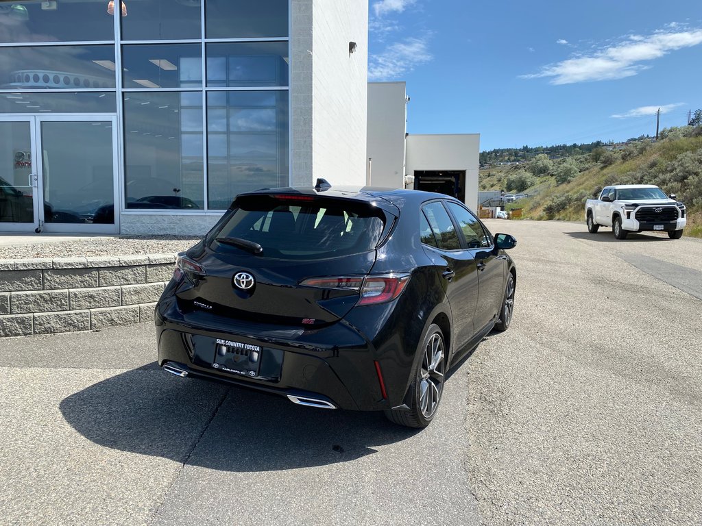 2020 Toyota Corolla Hatchback SE in Kamloops, British Columbia - 11 - w1024h768px