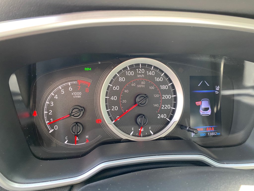 2020 Toyota Corolla Hatchback SE in Kamloops, British Columbia - 9 - w1024h768px