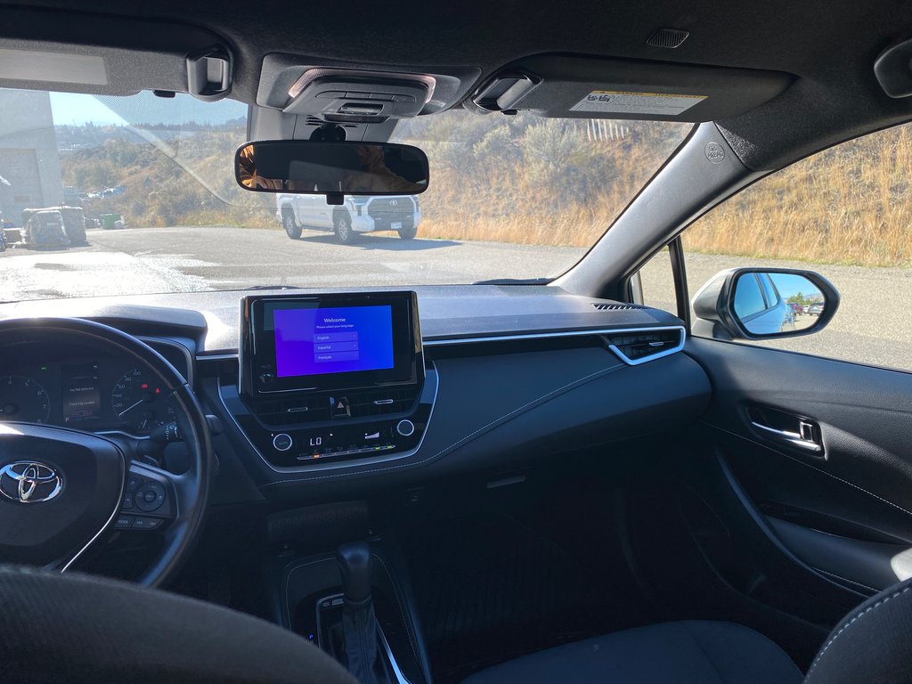 2024 Toyota Corolla Hatchback SE in Kamloops, British Columbia - 10 - w1024h768px