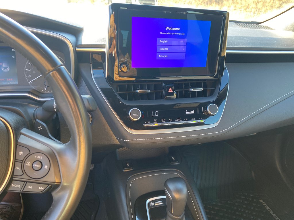 2024 Toyota Corolla Hatchback SE in Kamloops, British Columbia - 13 - w1024h768px
