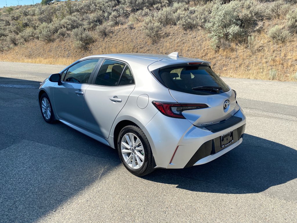 2025 Toyota Corolla Hatchback SE in Kamloops, British Columbia - 6 - w1024h768px