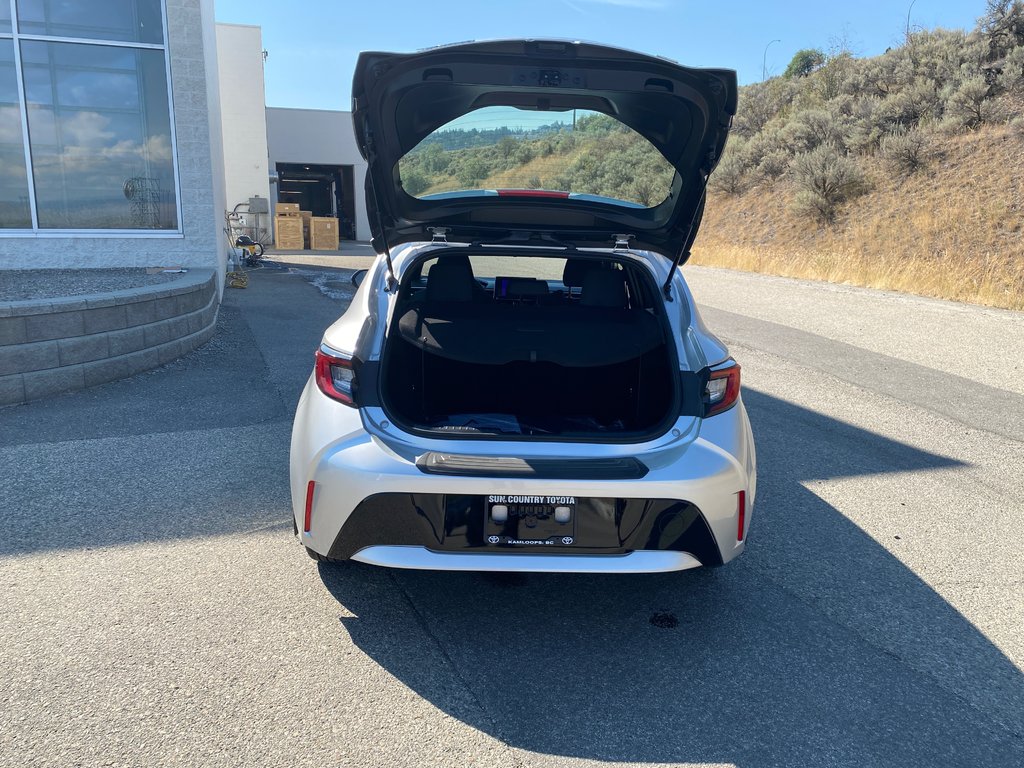 2025 Toyota Corolla Hatchback SE in Kamloops, British Columbia - 4 - w1024h768px