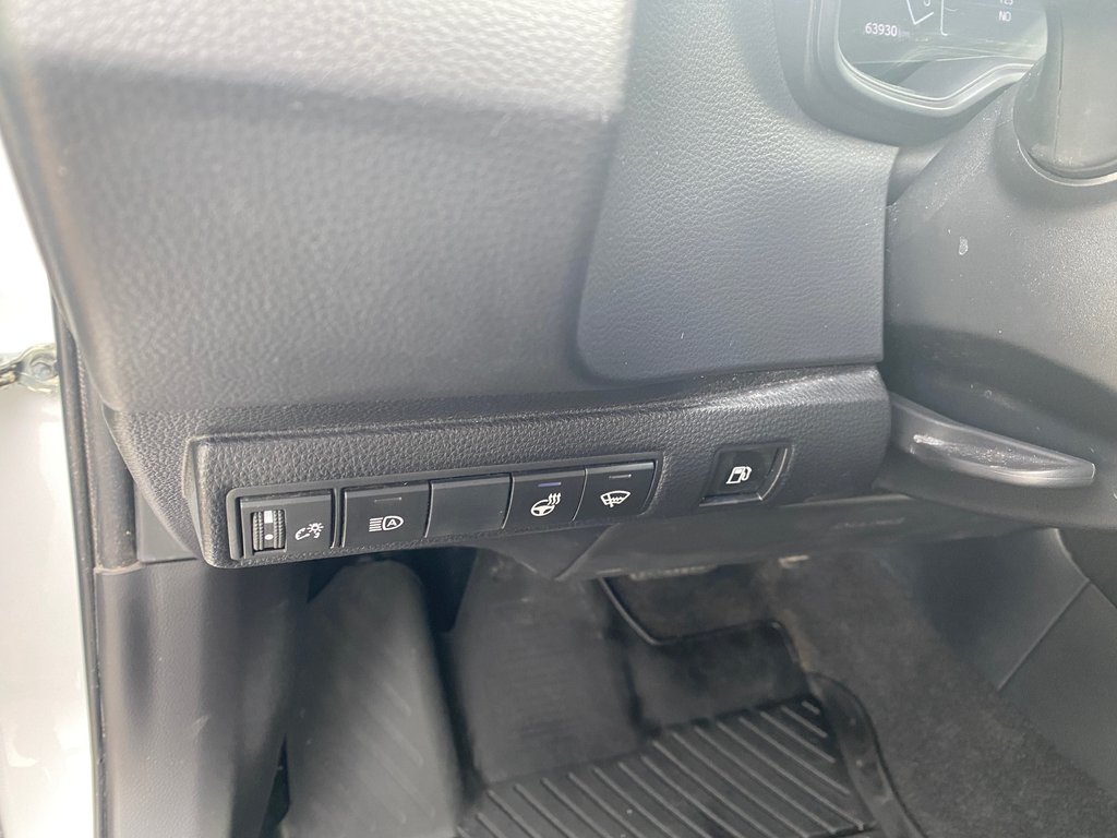 2024 Toyota Corolla Hybrid LE AWD in Kamloops, British Columbia - 14 - w1024h768px