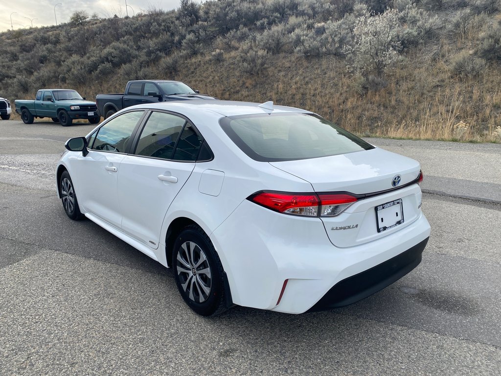 2024 Toyota Corolla Hybrid LE AWD in Kamloops, British Columbia - 8 - w1024h768px