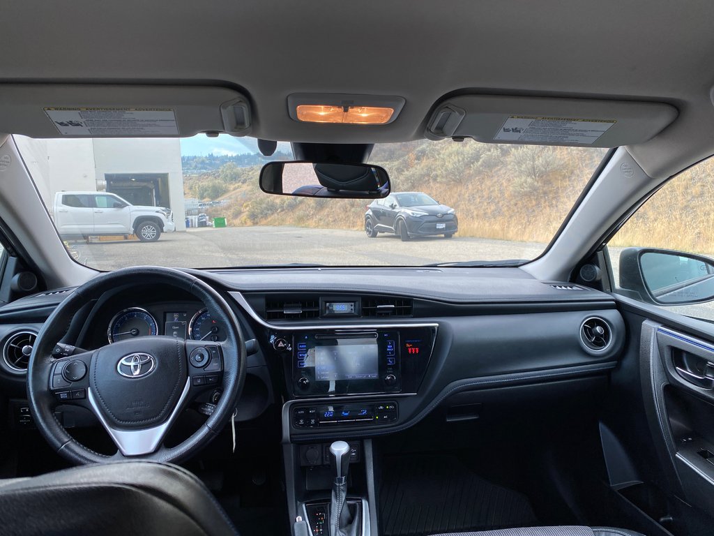 2018 Toyota Corolla SE in Kamloops, British Columbia - 9 - w1024h768px