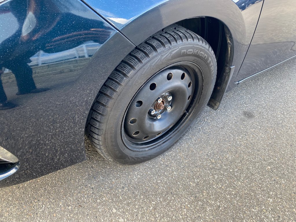 2019 Toyota Corolla Se Upgrade in Kamloops, British Columbia - 9 - w1024h768px