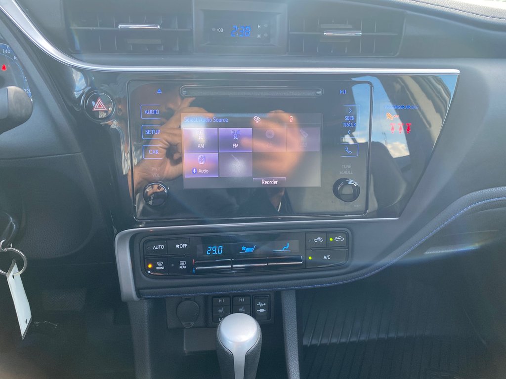 2019 Toyota Corolla Se Upgrade in Kamloops, British Columbia - 15 - w1024h768px