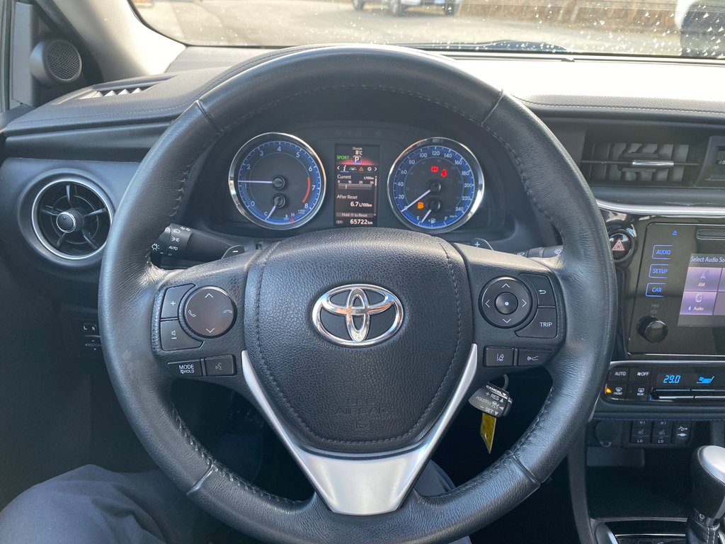 2019 Toyota Corolla Se Upgrade in Kamloops, British Columbia - 14 - w1024h768px