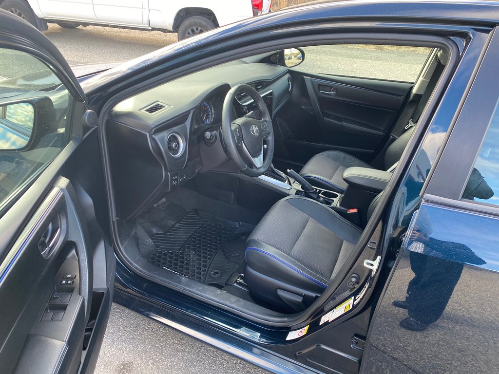 2019 Toyota Corolla Se Upgrade in Kamloops, British Columbia - 12 - w1024h768px