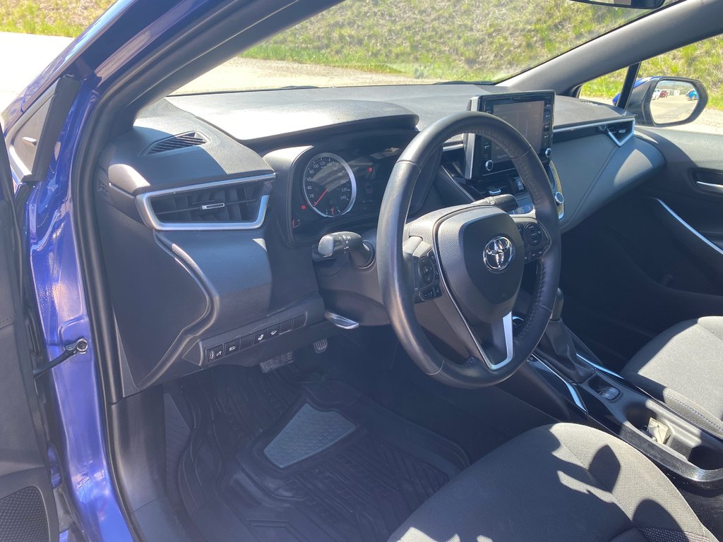 2020 Toyota Corolla SE Upgrade in Kamloops, British Columbia - 14 - w1024h768px