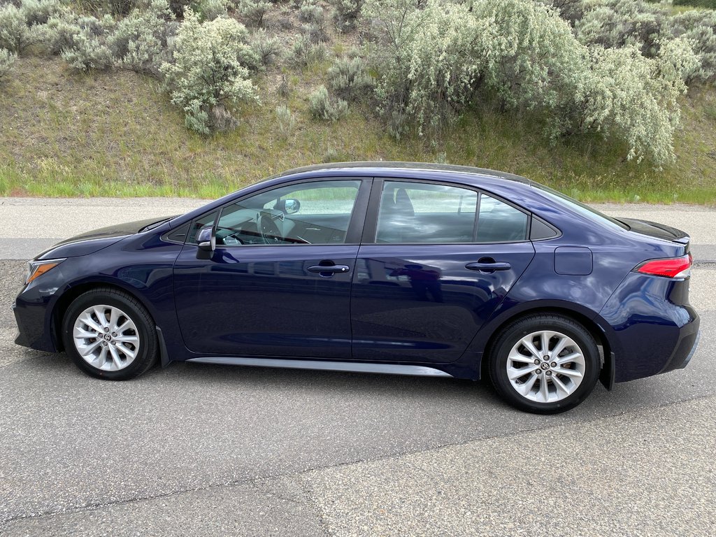 2020 Toyota Corolla Se in Kamloops, British Columbia - 6 - w1024h768px