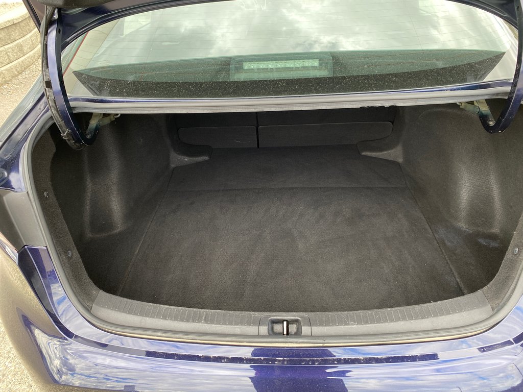 2020 Toyota Corolla Se in Kamloops, British Columbia - 10 - w1024h768px