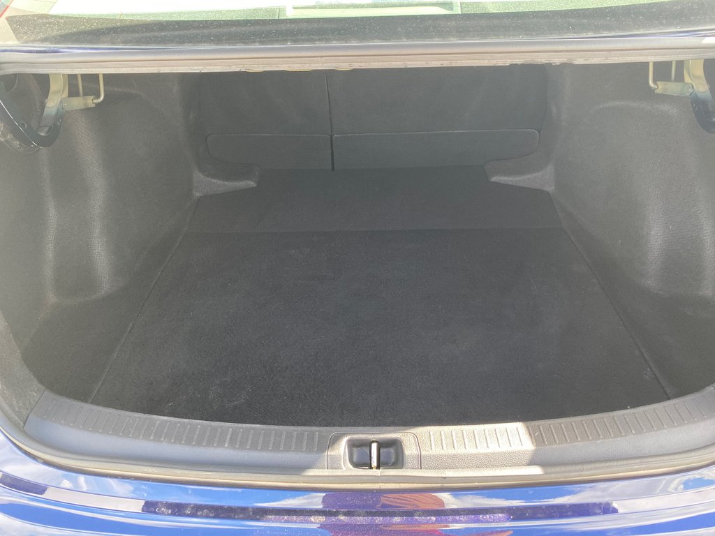 2020 Toyota Corolla SE in Kamloops, British Columbia - 10 - w1024h768px