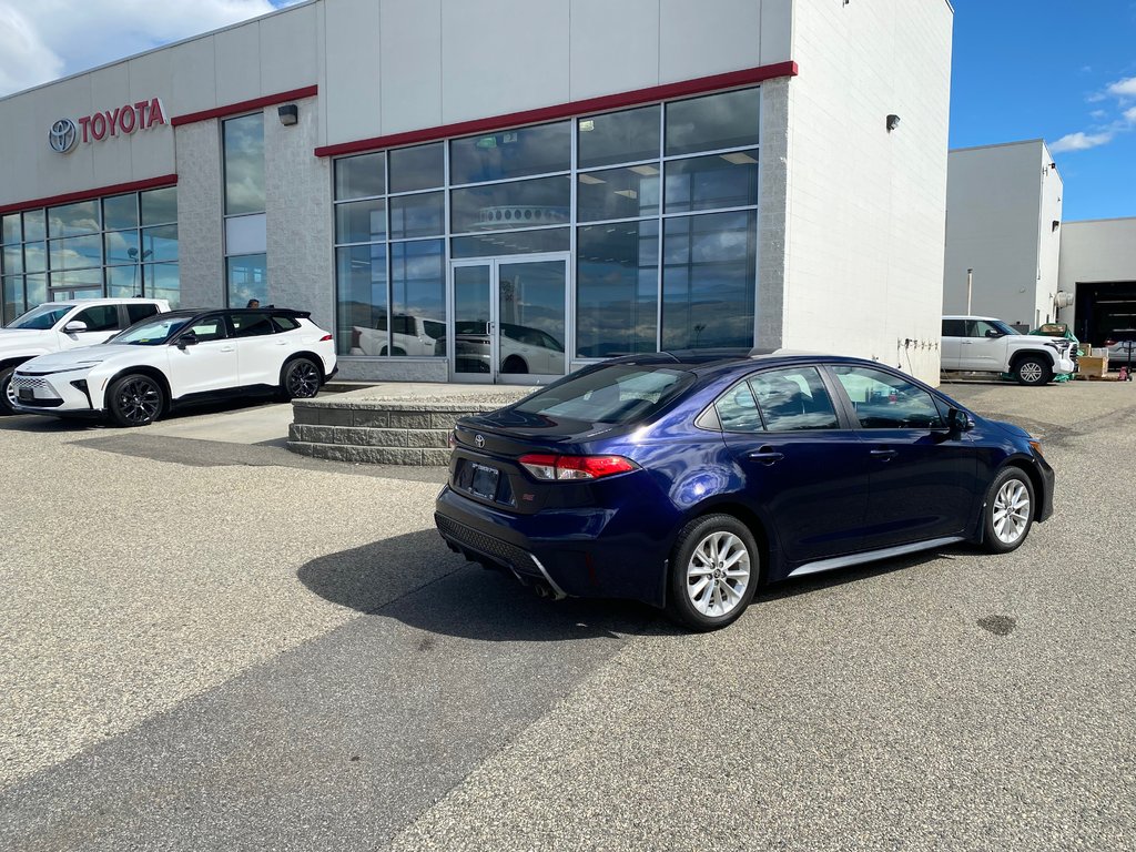 2020 Toyota Corolla SE in Kamloops, British Columbia - 3 - w1024h768px