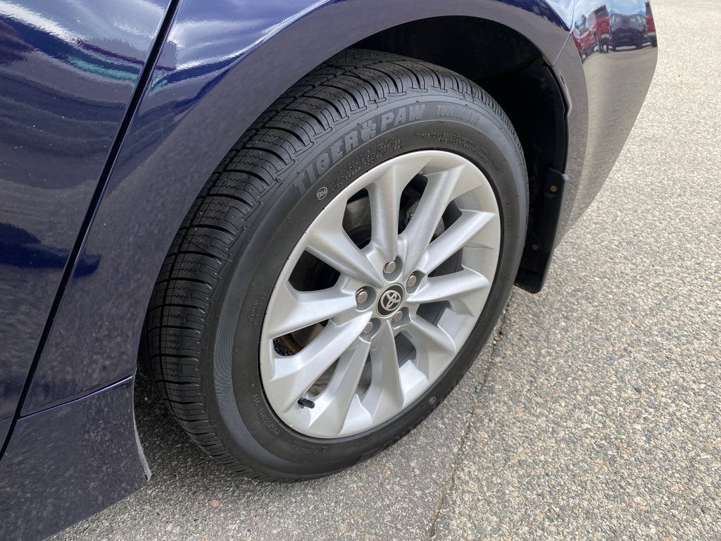 2020 Toyota Corolla Se in Kamloops, British Columbia - 9 - w1024h768px