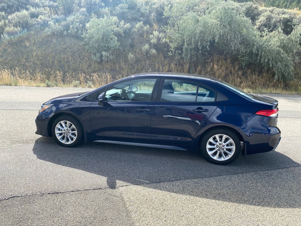 2020 Toyota Corolla SE in Kamloops, British Columbia - 6 - w1024h768px