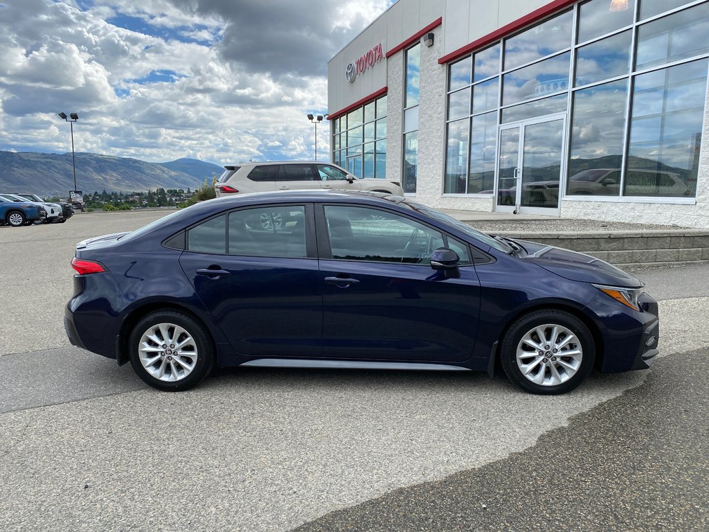 2020 Toyota Corolla Se in Kamloops, British Columbia - 2 - w1024h768px