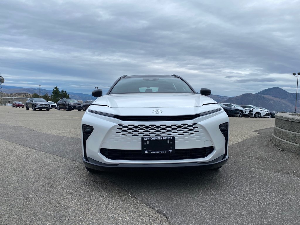 2025 Toyota Crown Signia Limited in Kamloops, British Columbia - 2 - w1024h768px
