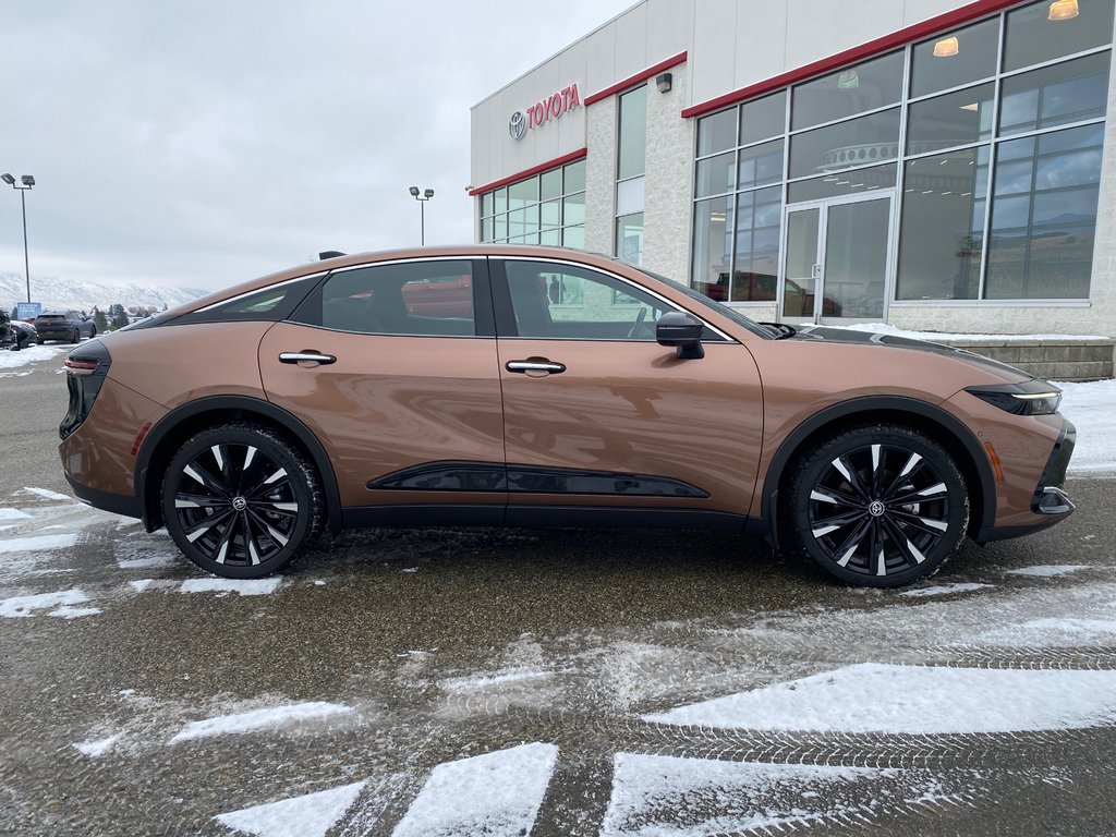 2023 Toyota CROWN Platinum in Kamloops, British Columbia - 2 - w1024h768px