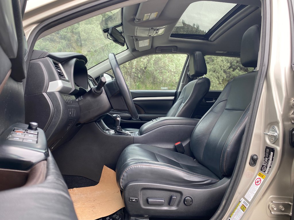 2016 Toyota Highlander XLE in Kamloops, British Columbia - 12 - w1024h768px