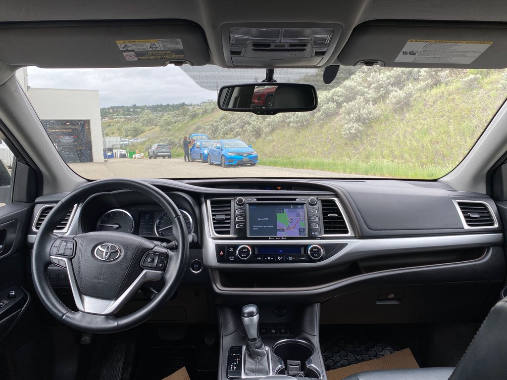 2016 Toyota Highlander XLE in Kamloops, British Columbia - 11 - w1024h768px